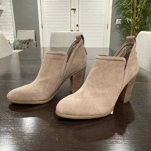 New in Box! Vince Camuto Suede Leather Francia Bootie in Foxy, Size 10